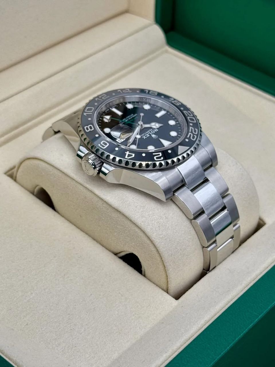 Rolex Rolex Submariner "Hulk" 40mm