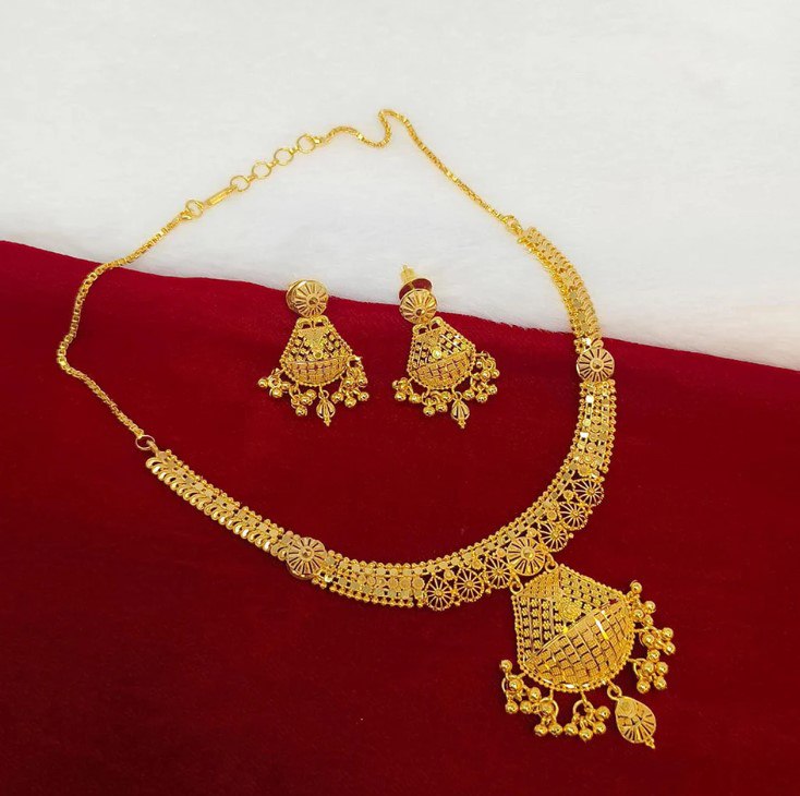 Maison Exotic Vesper Statement Collar