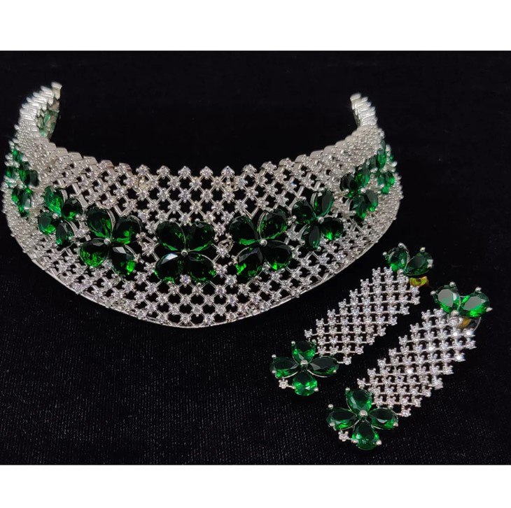 Maison Exotic Aria Statement Collar