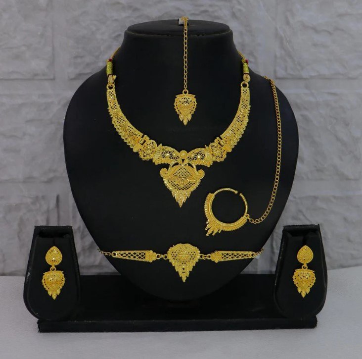Maison Exotic Petra Necklace